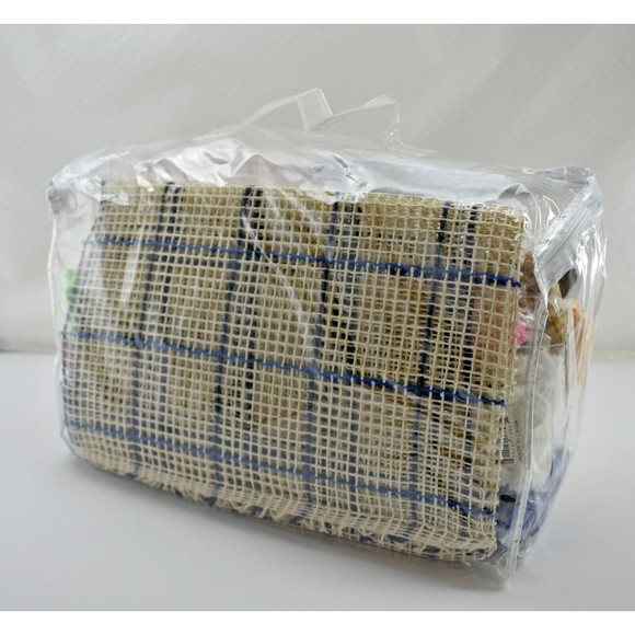 Craftways Joyful Santa Christmas Holiday Latch Hook Kit 27" x 20" New - Picture 3 of 3